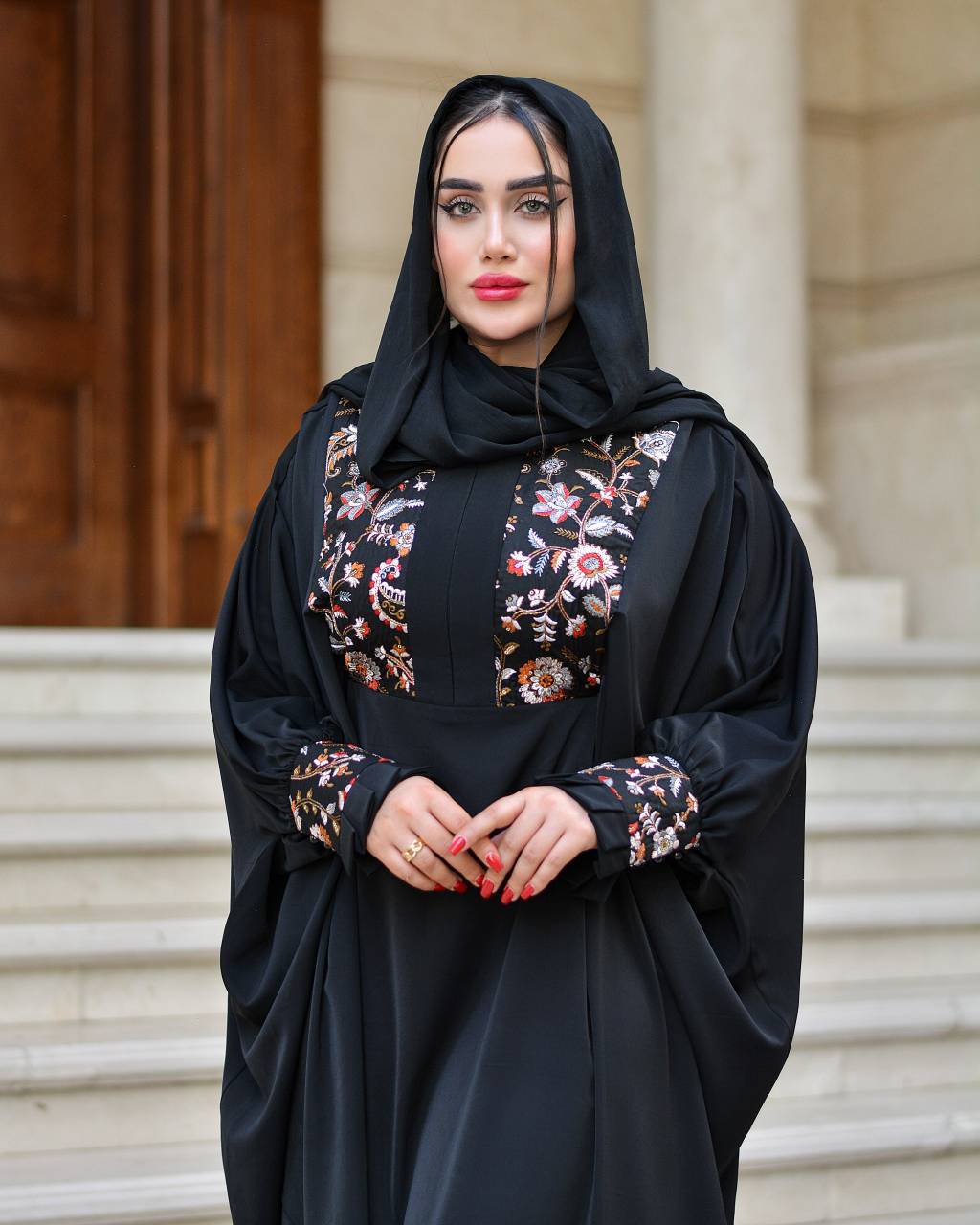 مانتو عبایی گلدوزی شده فادیا - فری سایز / مشکی