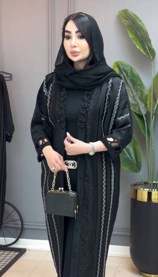 مانتو حریر ژاکارد سنگدوزی شده