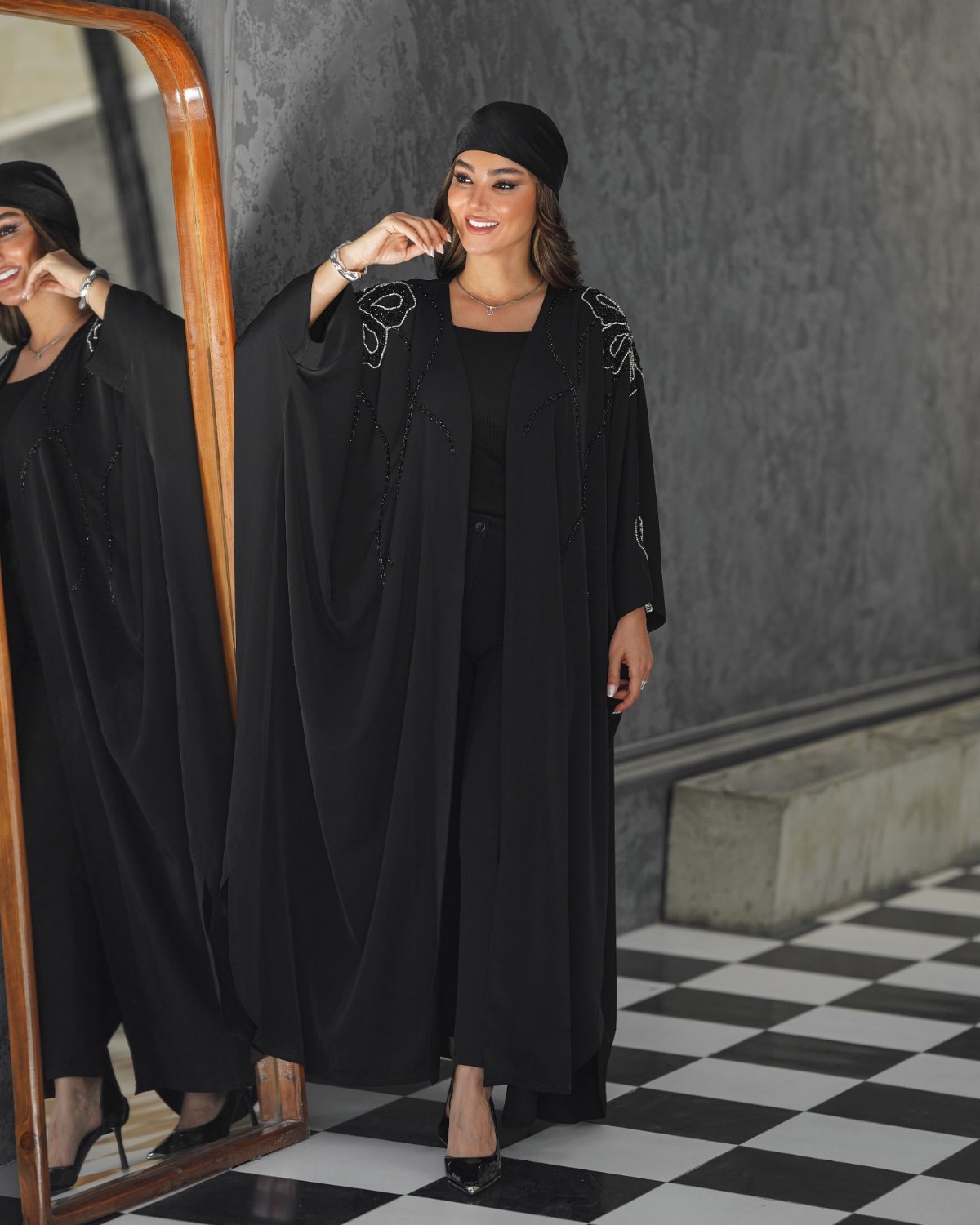 مانتو عبایی سنگدوزی حریر رزا - فری سایز / مشکی