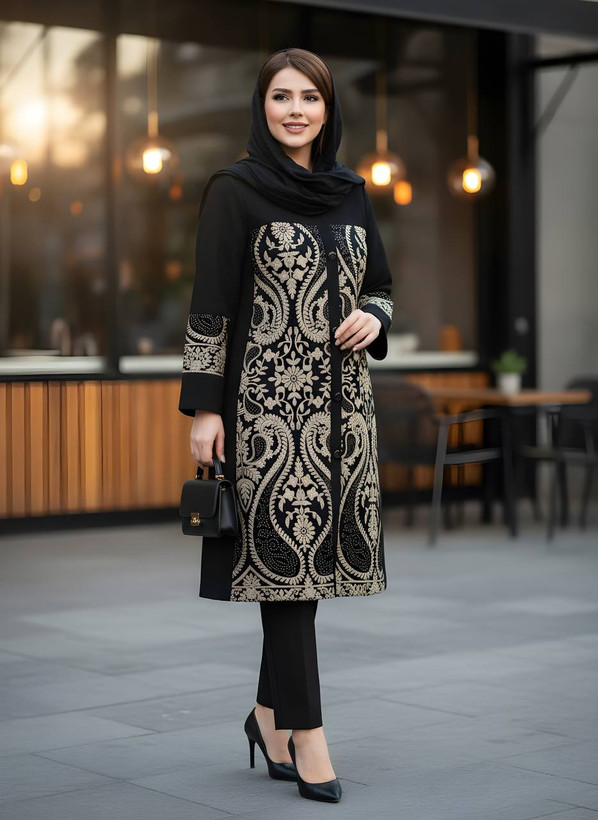 مانتو مجلسی سوزن دوزی شده(سایز بزرگ دارد)